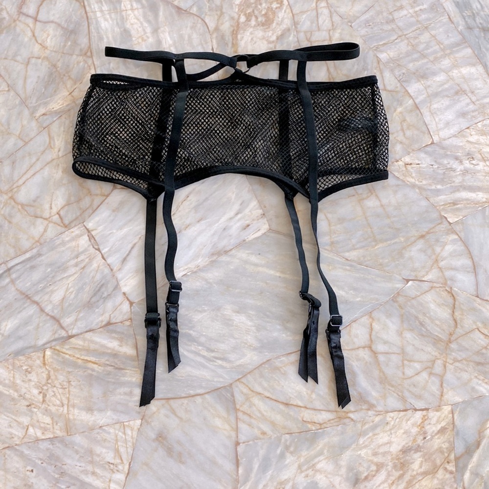 Hauty LUXE LINGERIE Fishnet‎  w/ Garter Straps XS
